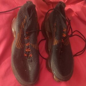 Nike Men’s Black Knit Sneakers with Orange Stitching